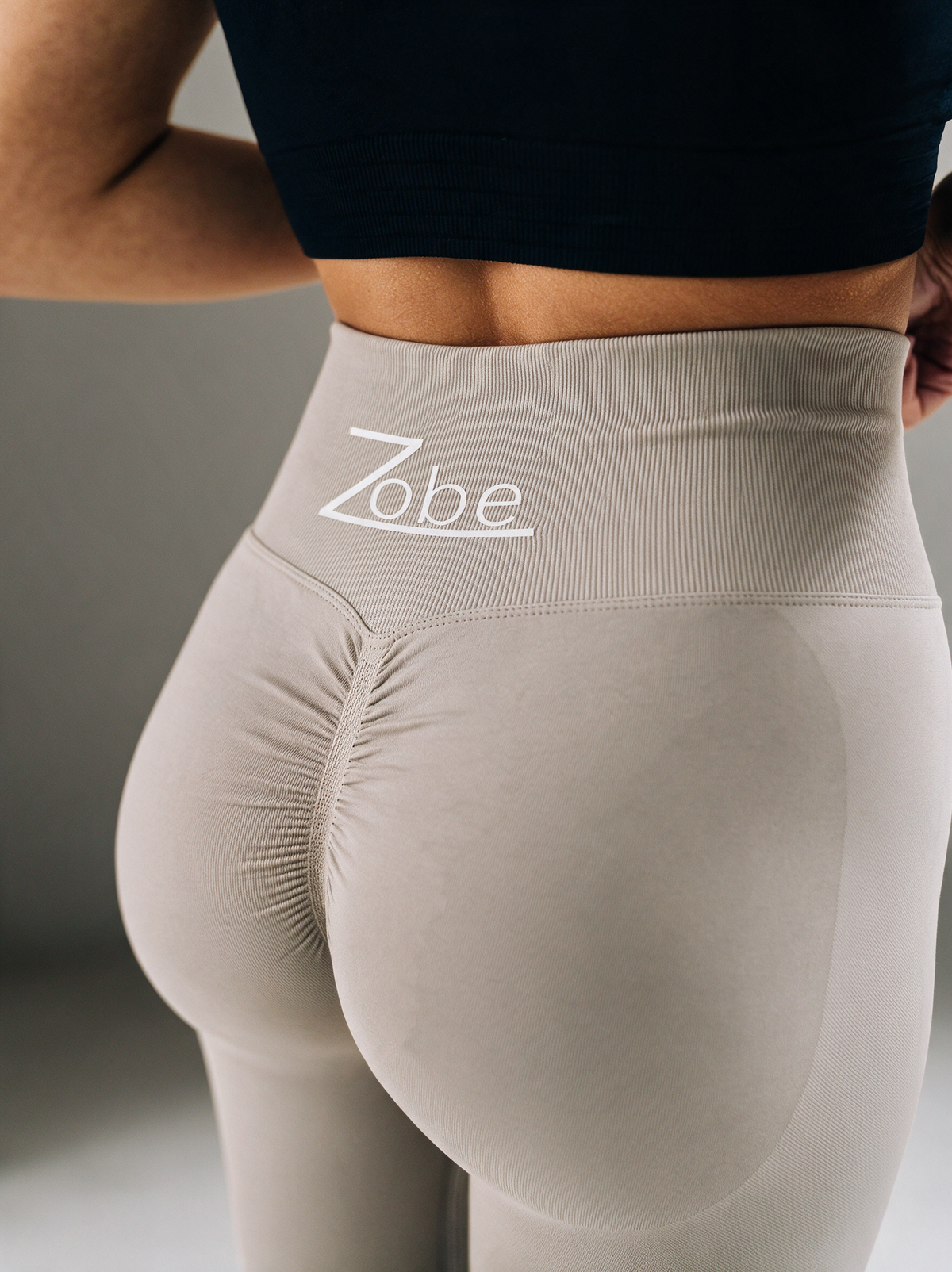 Scrunch Leggings in Sand-Grau